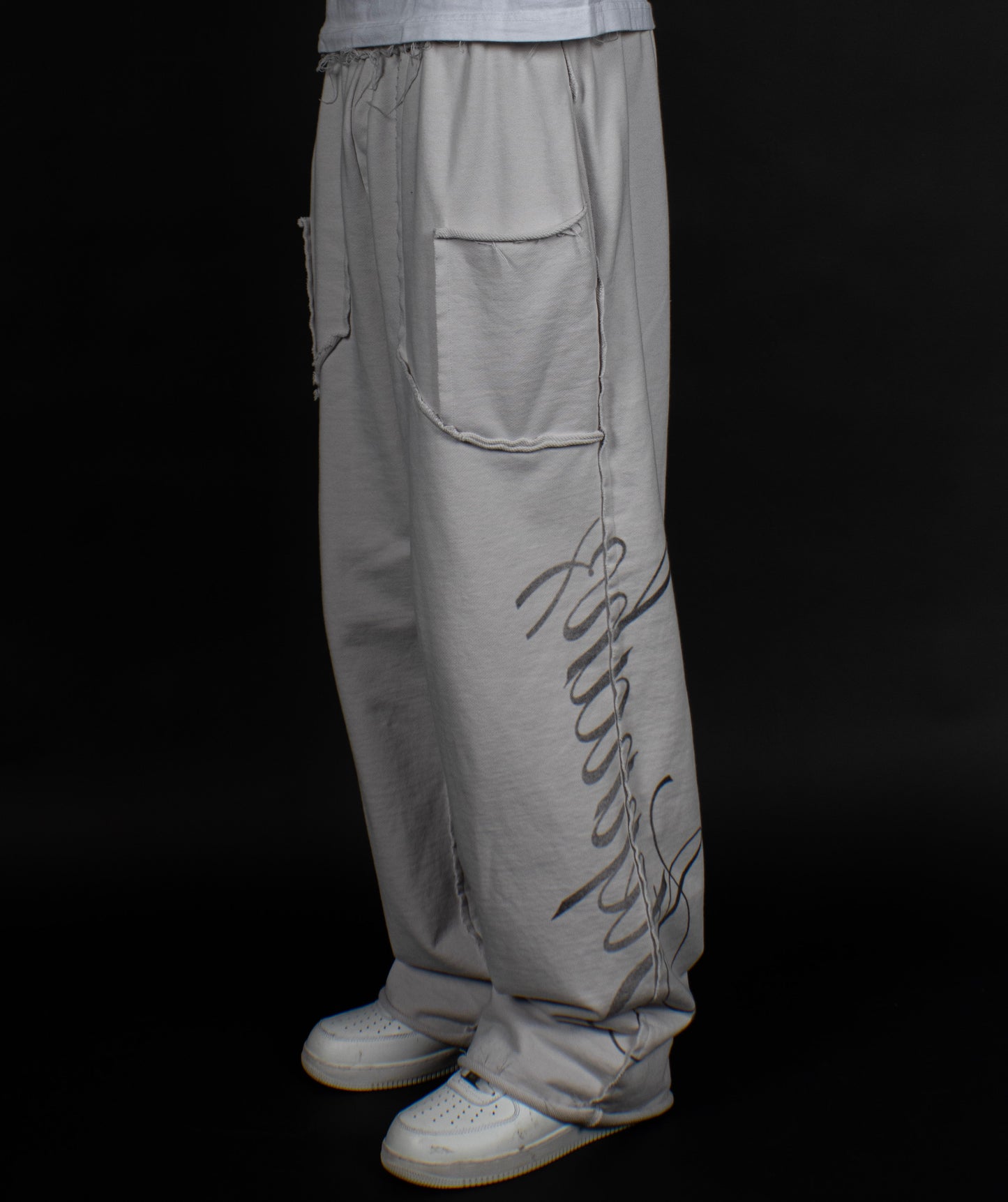 SIGNATURE SWEATS
