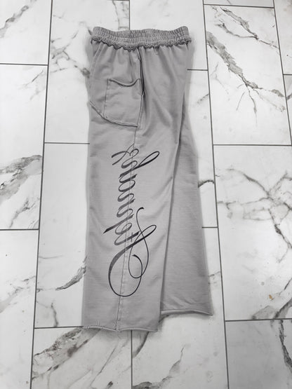 SIGNATURE SWEATS