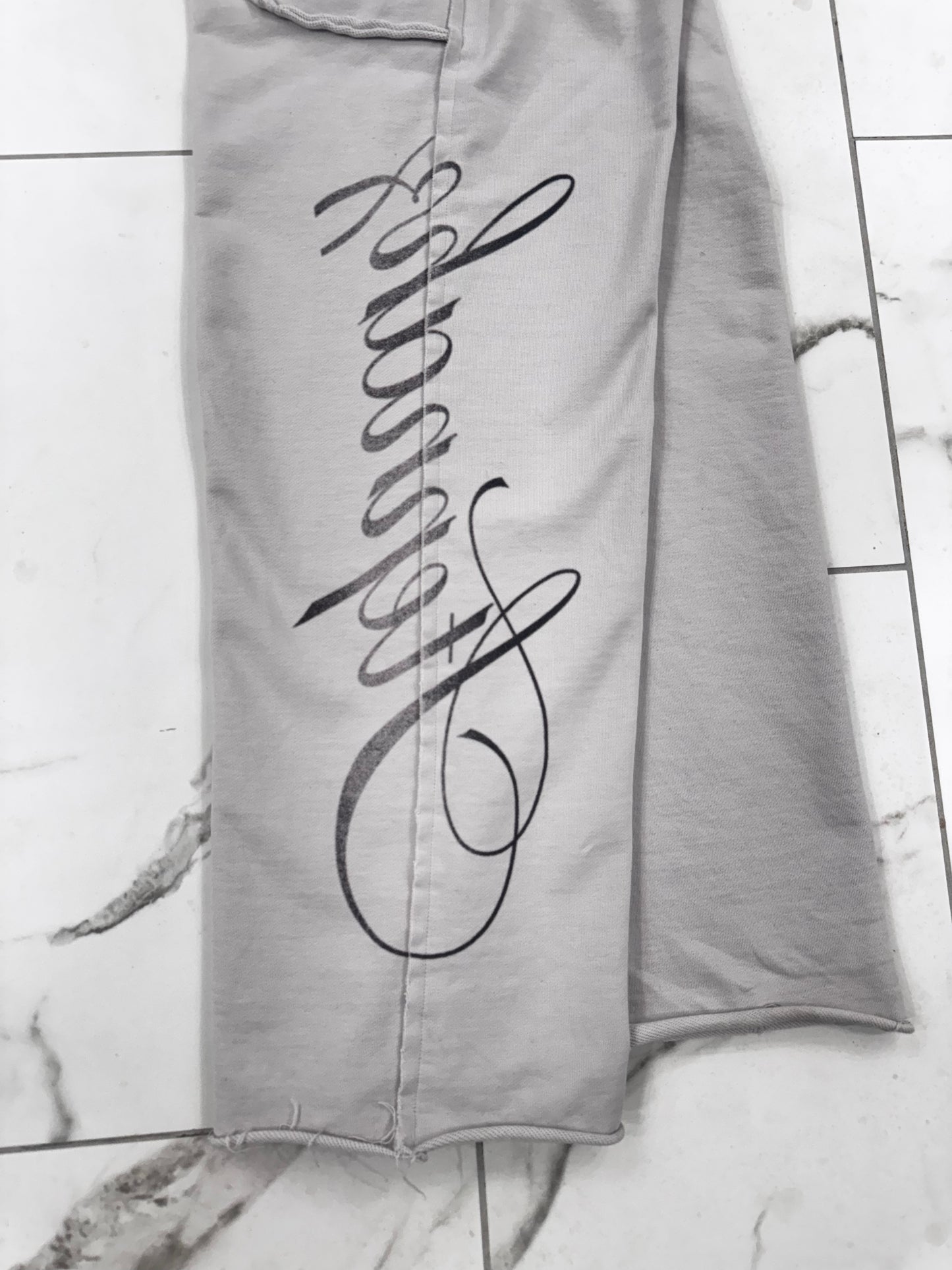 SIGNATURE SWEATS