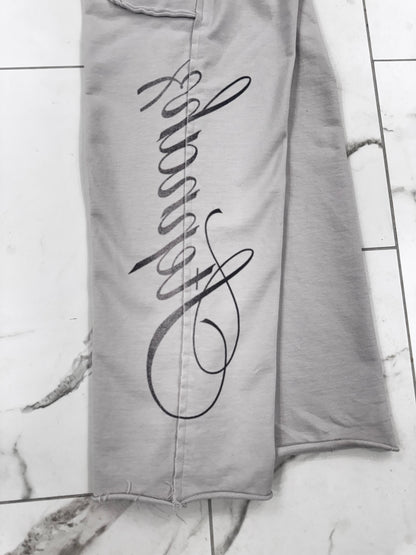 SIGNATURE SWEATS
